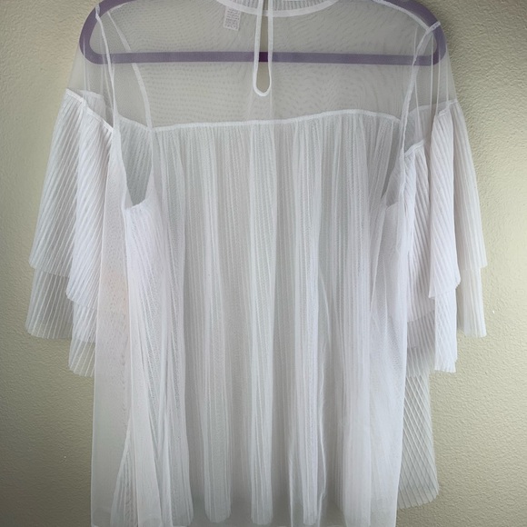 Med Victoria’s Secret White/Cream Tulle Pleated Rhinestone Neck Sheer Top - Picture 2 of 7
